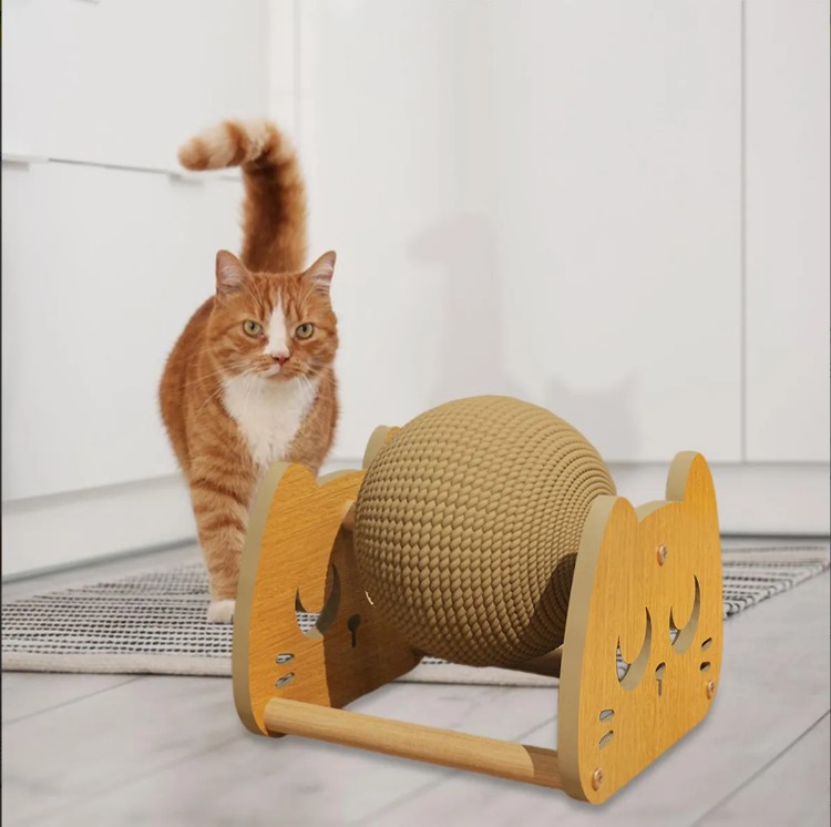 Rascador de Madera con Pelota